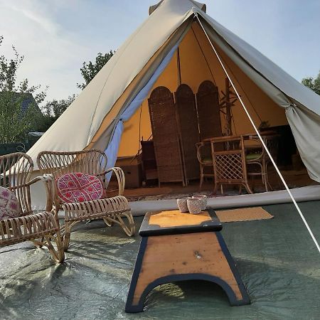 Glamping De Vrije Wind, Tentverhuur Houwerzijl Ngoại thất bức ảnh